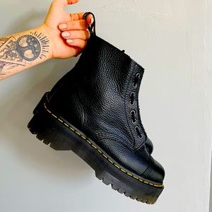 (SOLD) DR. MARTENS